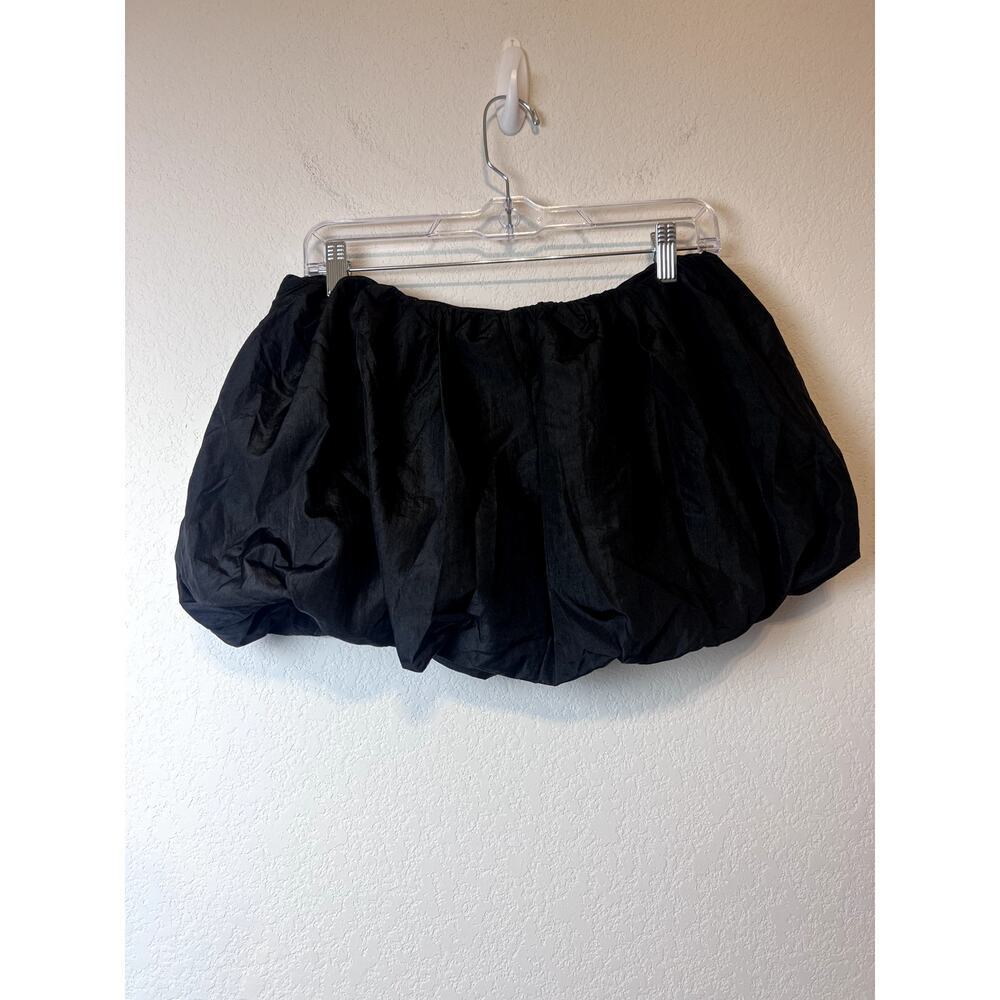 Chic Edikted Jora Nylon Bubble Mini Skirt - Black, Size Medium - Picture 3 of 7